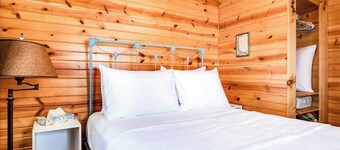 Remodeled Lakefront Cottage w/Free WiFi, Private Dock, Lake Views, & Gas Grill