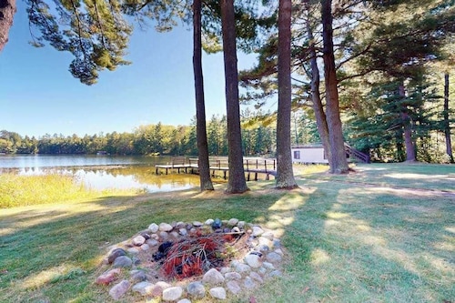 Soaring Pines Lakeside on Fence Lake Chain w/ Paddle Boards, Kayaks, & Lily Pad