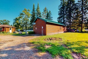 Exterior - Cozy Cabin located on the Turtle Flambeau Flowage, great for all seasons! (Mercer)