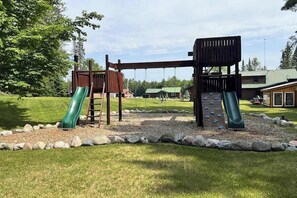 Children’s area - Cozy Cabin located on the Turtle Flambeau Flowage, great for all seasons! (Mercer)