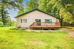 Exterior - Dog-friendly, lakefront retreat with a deck, gas grill, & washer/dryer (Phelps)