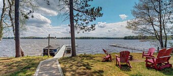 Rustic Cozy lakefront Cabin with dock, fire pit, gas grill, W/D & quiet location