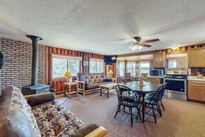 TV, offices - Rustic Cozy lakefront Cabin with dock, fire pit, gas grill, W/D & quiet location (St. Germain)