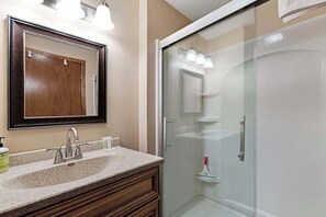 Shower, hair dryer, towels - Newly remodeled lake home w/panoramic views & private swimming area (Presque Isle)