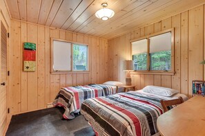 Desk, WiFi, bed sheets - Dog-friendly lakefront home with lake views, sauna, dock, firepit - near skiing (Land O'Lakes)