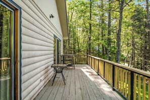 Outdoor dining - Fantastic waterfront abode with wraparound deck, dock, & WiFi - dog-friendly (Manitowish Waters)