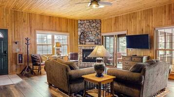 TV, fireplace, offices