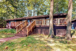 Exterior - Lakefront, dog-friendly home with canoe, firepit, large deck, & washer/dryer (Land O'Lakes)