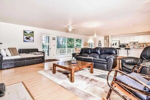 TV, fireplace, DVD player - Lakefront, dog-friendly home with canoe, firepit, large deck, & washer/dryer (Land O'Lakes)