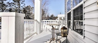 Conveniently-located, dog-friendly home with a patio, central AC, & washer/dryer