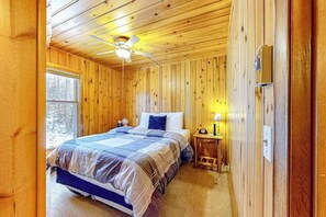 Iron/ironing board, WiFi, bed sheets - Lakefront dog-friendly retreat with sauna, dock, canoe, paddle board, & firepit (Lac Du Flambeau)