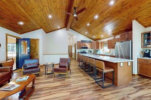 Fridge, microwave, oven, stovetop - New Build-Serene Wooded Home with WIFI, Gas Grill, Near Lakes & Trails (Land O' Lakes)