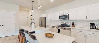 Two Modern Northwoods Townhome near lakes, trails & town‚ perfect for adventures
