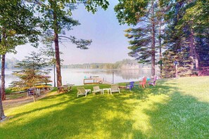 Property grounds - Serene Lakefront Home w/ Wifi, dock, kayaks, gas grill, fire pit & more (Eagle River)