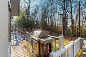 Terrace/patio - Lakefront home with private outdoor sauna, dock, firepit, wood fireplace & patio (Hazelhurst)