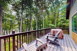 Terrace/patio - Year-round Northwoods retreat on quiet lake near Minocqua (Hazelhurst)