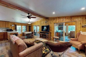 TV, offices - Serene Lakefront Home w/ dock, gas grill, fire pit, WIFI, on ATV trail (Eagle River)