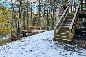 Terrace/patio - Updated home near downtown Eagle River & beach with fireplace, grill, decks, W/D (Eagle River)