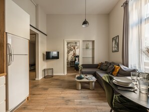 Apartemen Comfort, pemandangan kota | Area keluarga | Smart TV