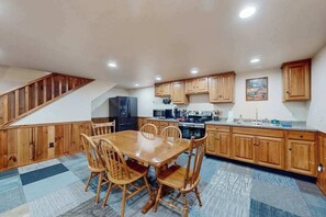 Dining - Cozy Wooded home with WIFI, Gas Grill, Two Kitchens, Near Lakes & Trails (Eagle River)