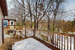 Terrace/patio - Two Pickerel Lake cabins w/ kayaks, dock, patio, grill & direct access to trails (Eagle River)