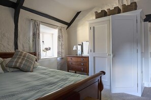 Room - Church Cottage at The Drewe Arms Community Pub (Drewsteignton)