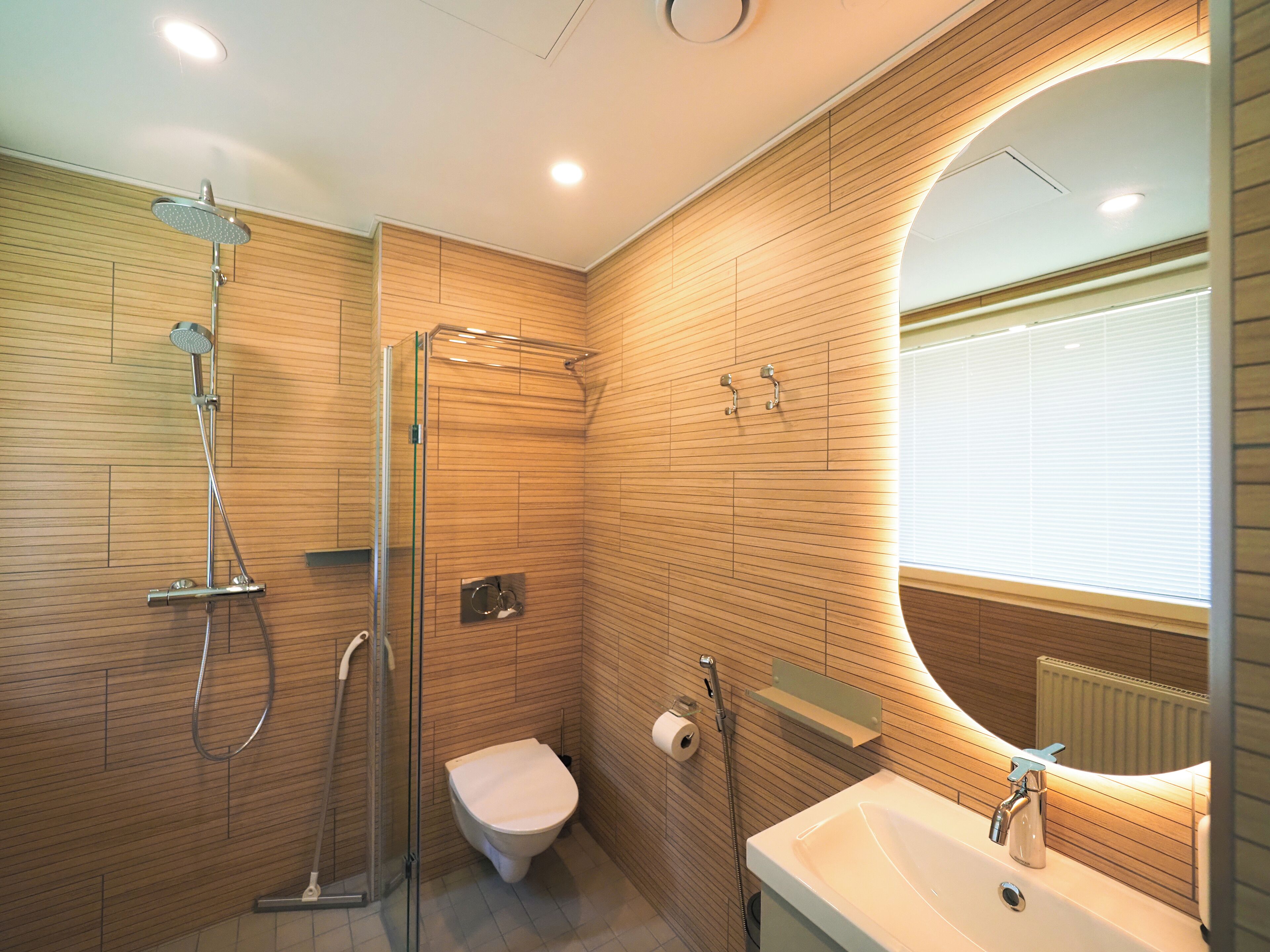 Deluxe Room | Bathroom