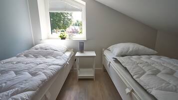 WiFi, bed sheets