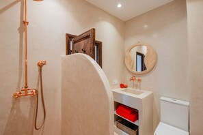 Hair dryer, towels