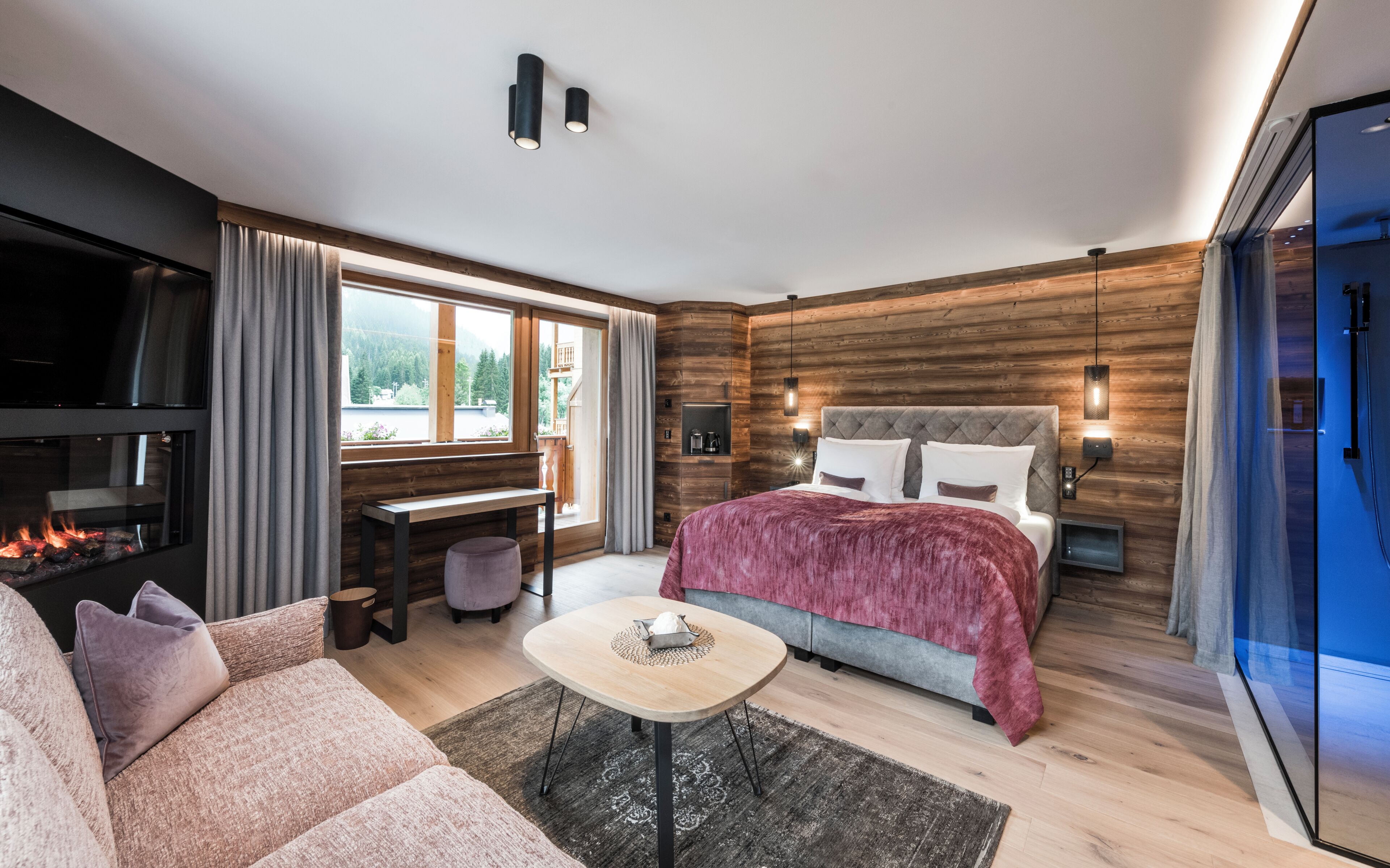 Romantic Suite, Balcony, Mountain View | Premium bedding, minibar, in-room safe, blackout drapes