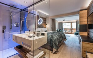 In-room safe, blackout drapes, soundproofing, free WiFi - Bad Moos Aqua Spa Resort (Sesto)
