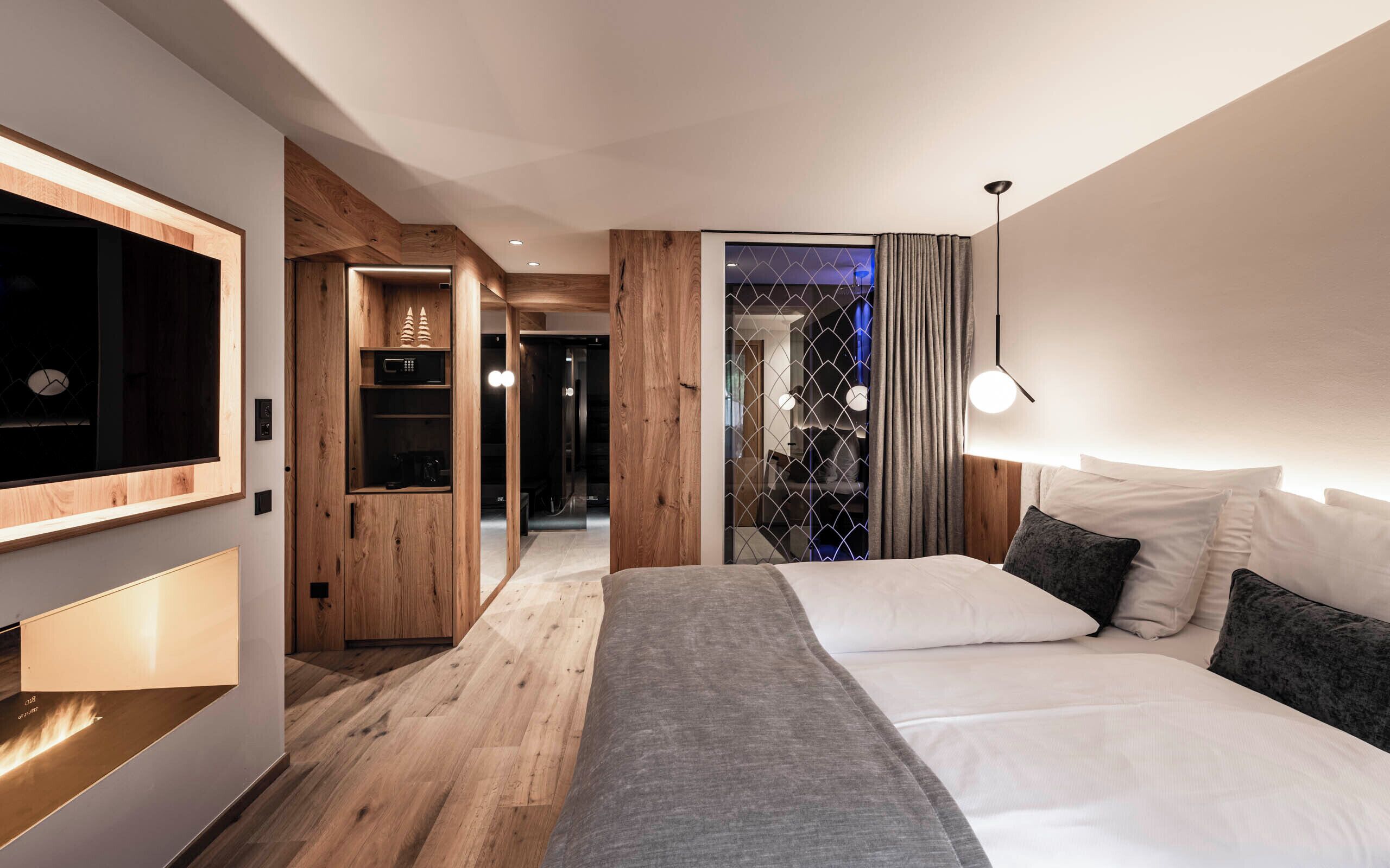 Premium bedding, minibar, in-room safe, blackout drapes