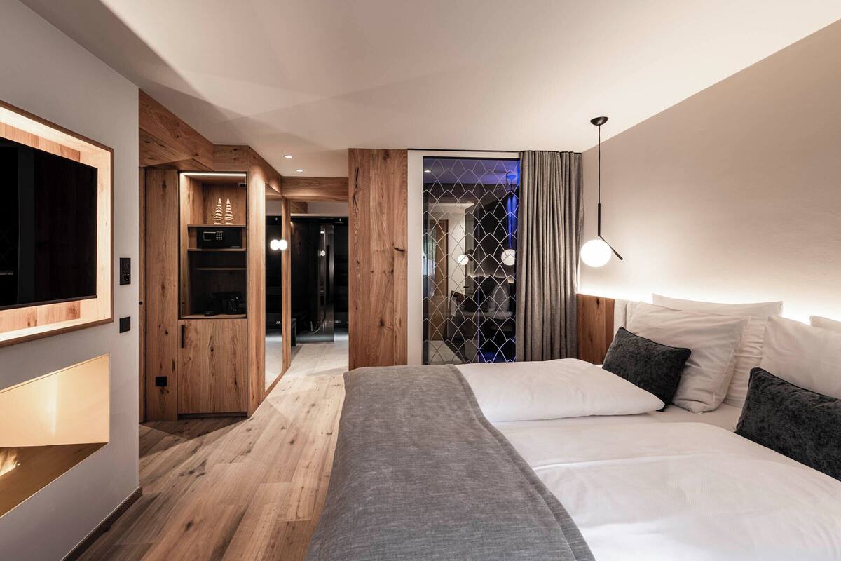 Ropa de cama de alta calidad y minibar