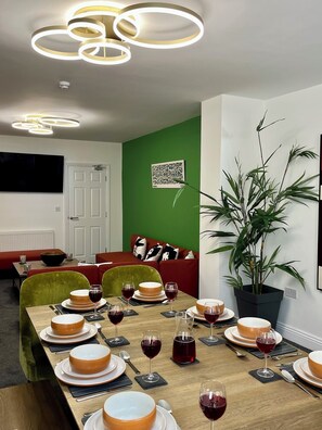 Dining - Ben’s Place, Chester
5 En-Suite Bedroom City Apartment (Chester)