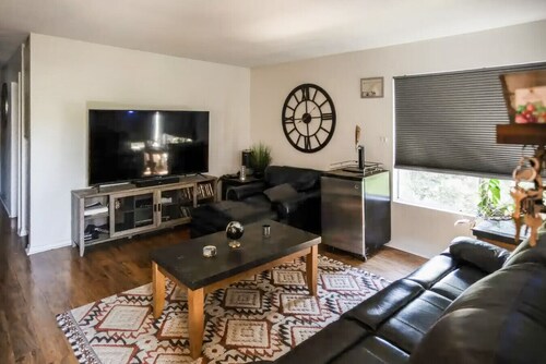 Escondido Urban Stay - Stylish 2BR Apartment