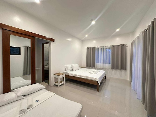 4 habitaciones, tabla de planchar con plancha y wifi gratis