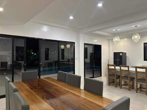 Dining - Modern pool villa in the city, perfect for families and groups (Puerto Princesa City)