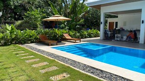 Pool - Modern pool villa in the city, perfect for families and groups (Puerto Princesa City)