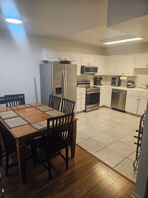 Condo, 2 Bedrooms | Dining - Escondido Urban Stay - 2BR Apartment (Escondido)
