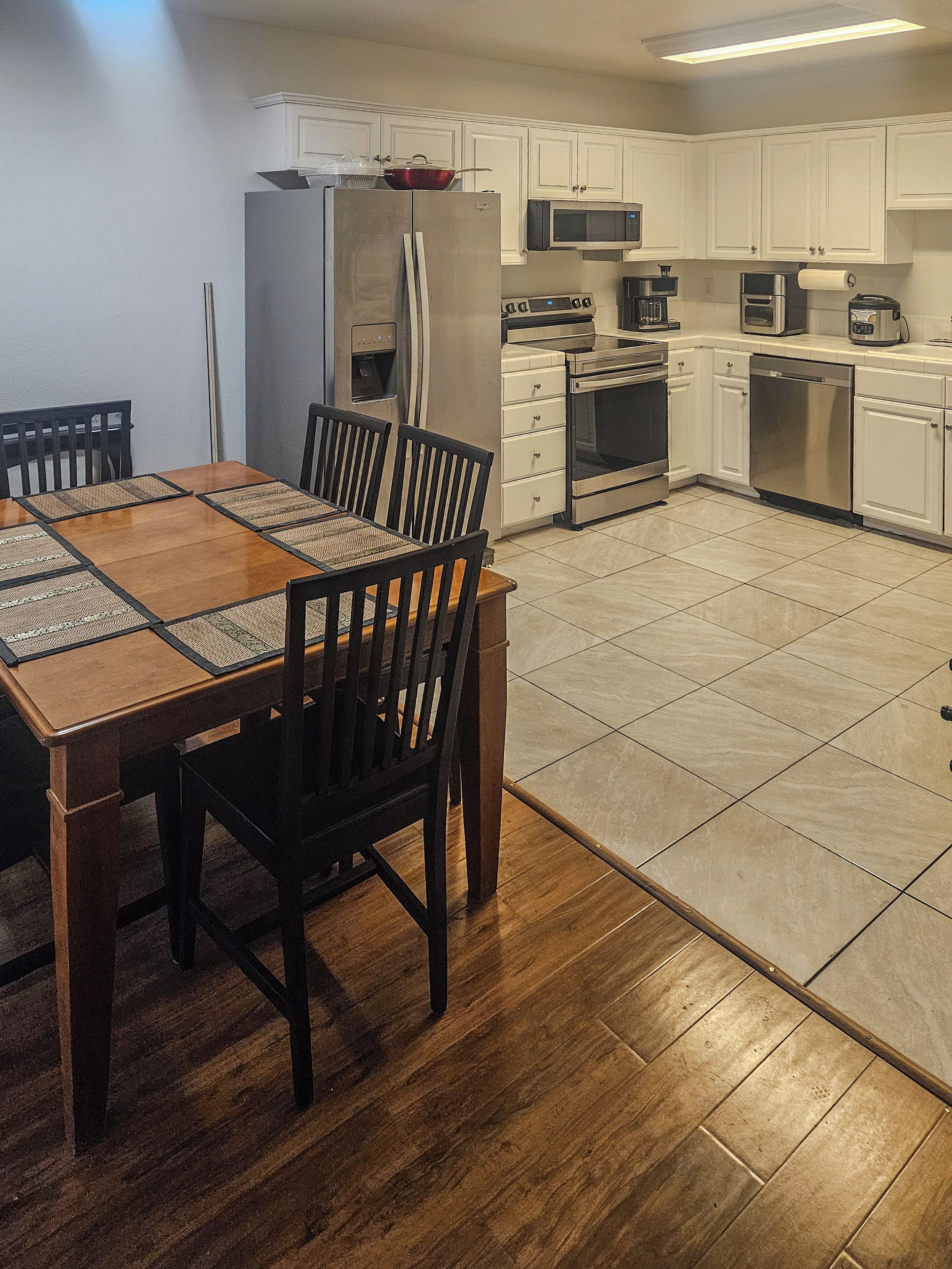 Condo, 2 chambres | Aire de séjour