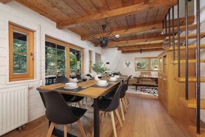 Dining - Spacious House | 5 Bedrooms, Garden, Terrace and Parking (Szczyrk)