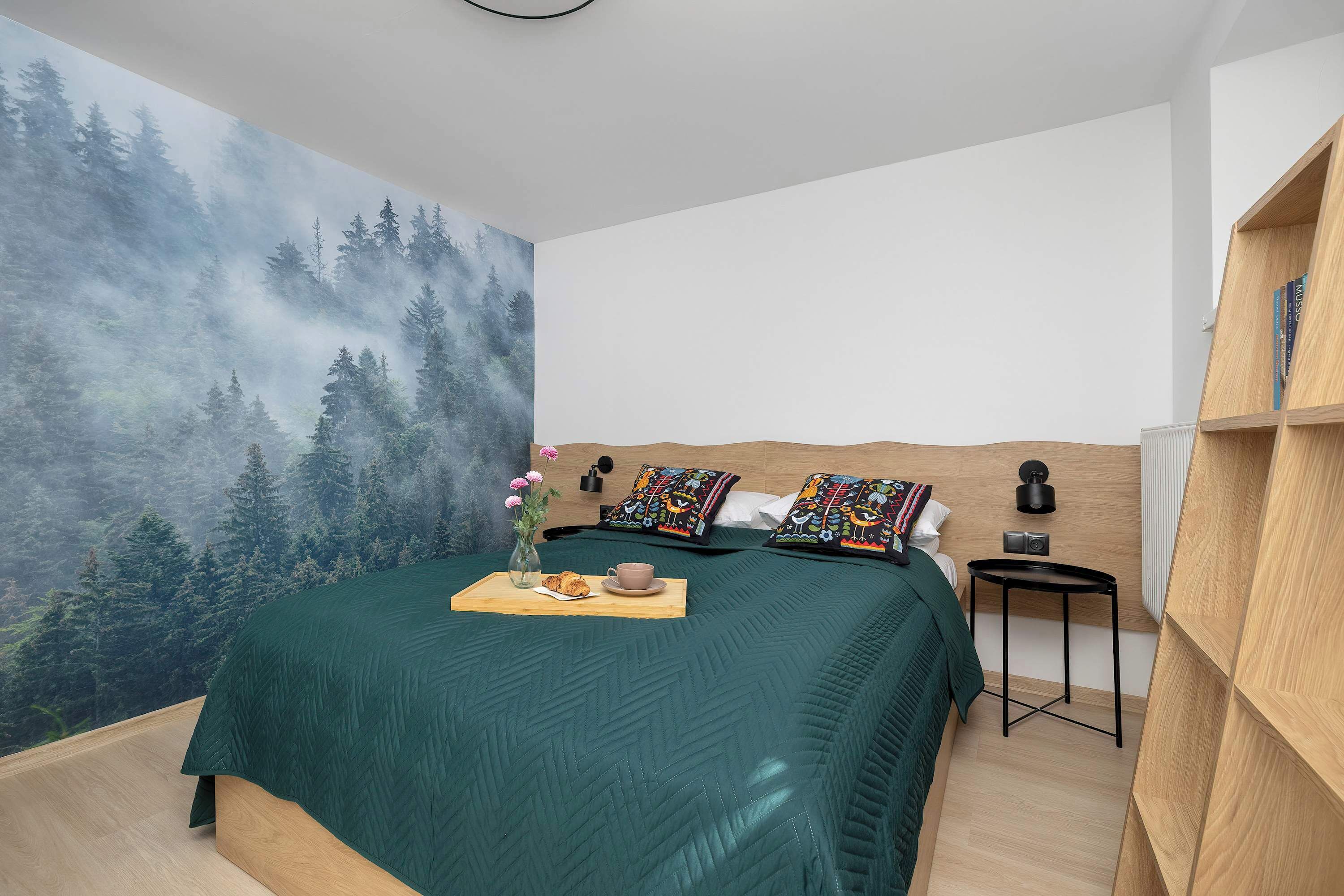 Iron/ironing board, travel cot, WiFi, bed sheets