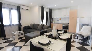 Apartment, 1 Bedroom, Terrace | Living room