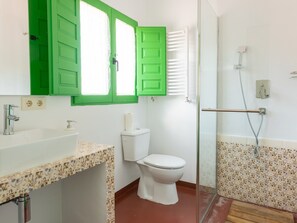 Douche, serviettes fournies