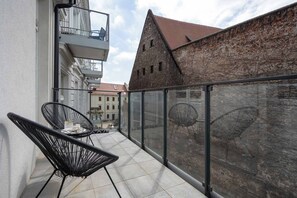 Terrace/patio - Elegant Apartment in the Center | View of the Oder River and Balcony (Wrocław)