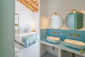 Douche, serviettes fournies