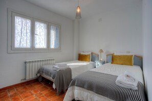 Fer et planche à repasser, Wi-Fi, draps fournis