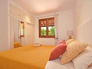 Room - Vacation home Es Pou by Interhome (Selva)