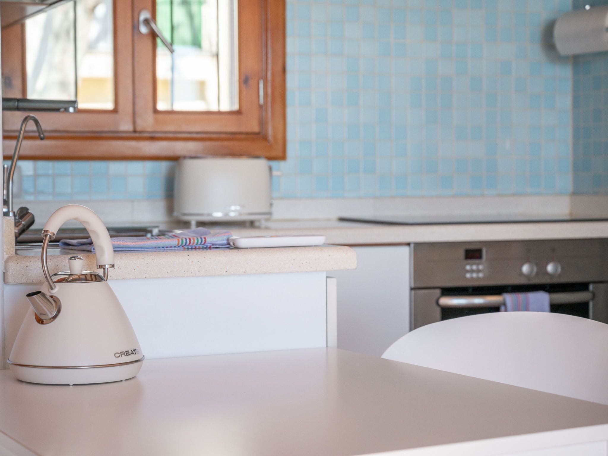 Fridge, microwave, oven, cookware/dishes/utensils