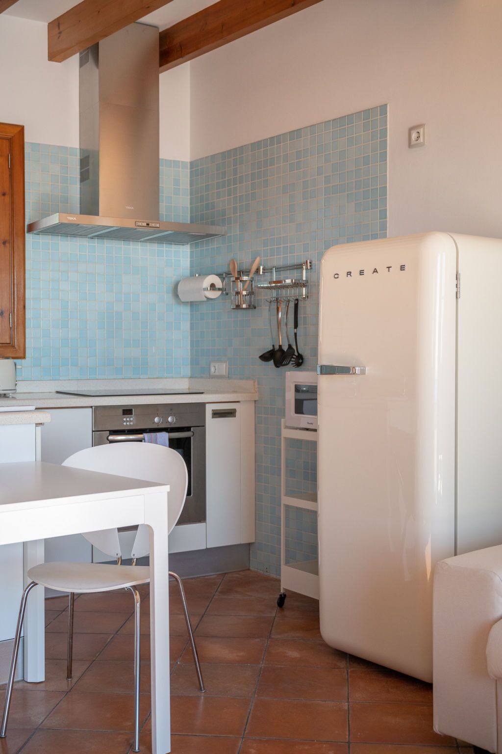 Fridge, microwave, oven, cookware/dishes/utensils